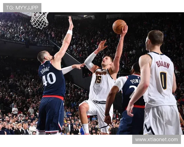 激情碰撞攻防博弈一场篮球比赛的全景式复盘与启示成长精神与团队战术亮点 - 副本