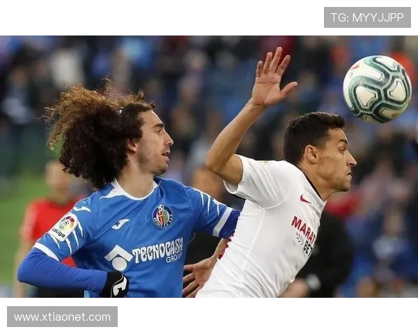 激情碰撞巅峰对决聚焦中北美区决赛荣耀之夜书写绿茵传奇新篇章 - 副本 - 副本 - 副本 (2)